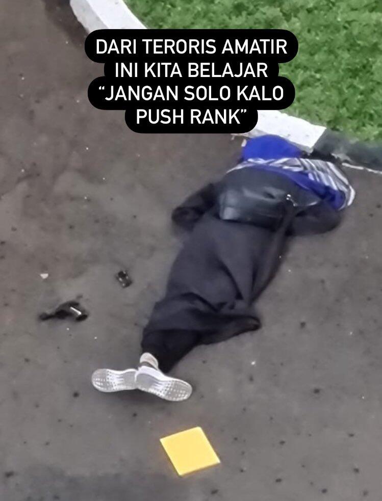 Daripada Pusing Mikirin Agama Teroris, Mending Lihat Meme Aja