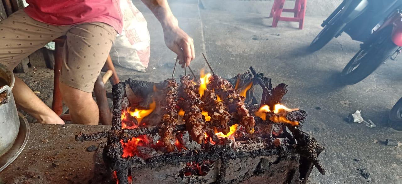 Kedai Sate Tali Roso Ahlinya Sate Kambing Dengan Ukuran Tidak Biasa, Melipir Yuk!