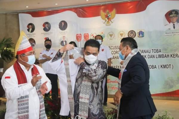 Wagub DKI Ariza Bahagia Bukan Main: Hidup Hanya Sekali, Jangan Lupa ke Danau Toba