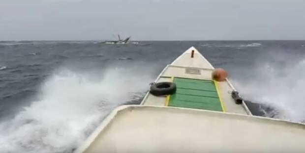 Detik-Detik KLM Satria Indonesia Tenggelam Akibat Lambung Kapal Bocor, 8 Kru Selamat