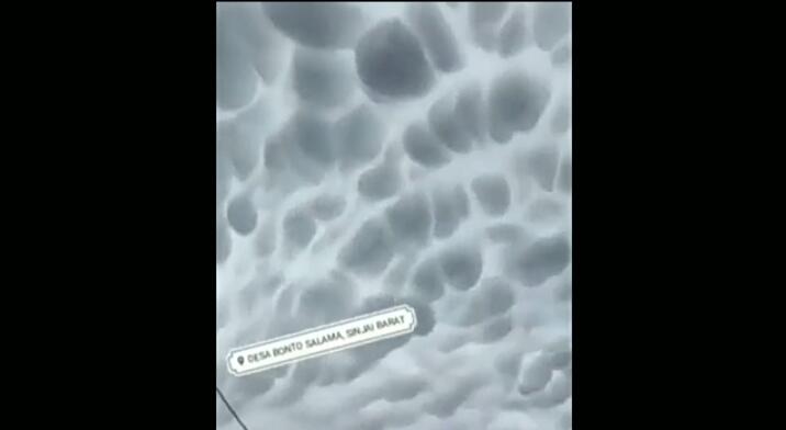 Menilik Fenomena Unik Awan Payudara, Pertanda Pergantian Musim yang Ekstream!