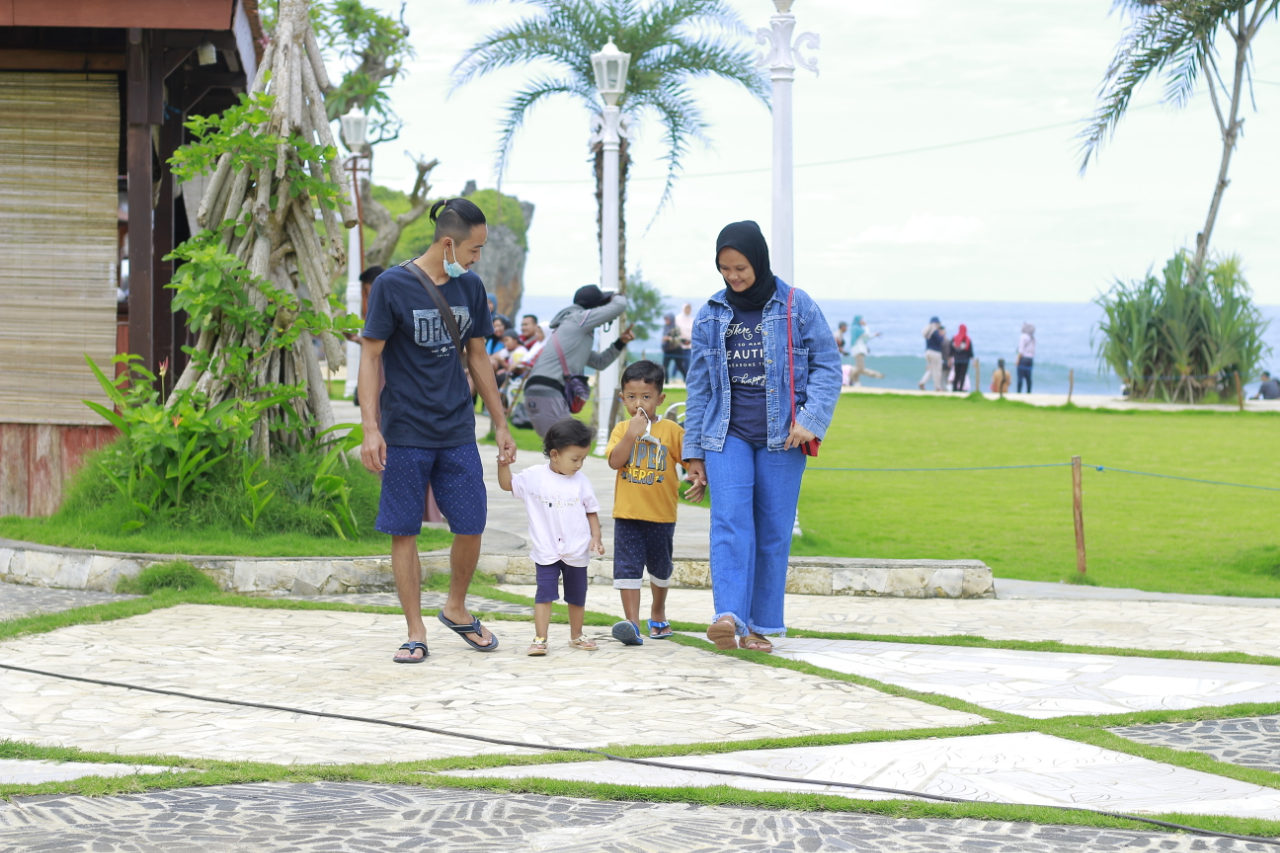 Info Wisata Pantai Ngrawe (Mesra) Gunung Kidul, Yogyakarta