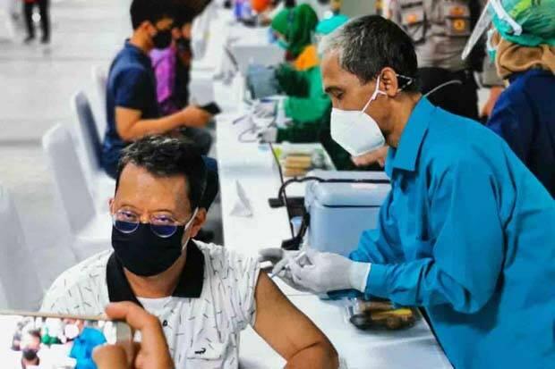 Baru 8% Lansia Divaksin Corona, Kemenkes Ungkap Sejumlah Kendala