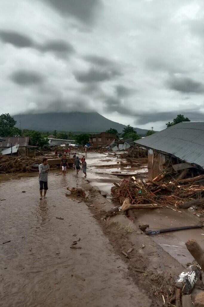 &#91;FOTO&#93; Banjir Bandang di NTT Tewaskan 23 Warga