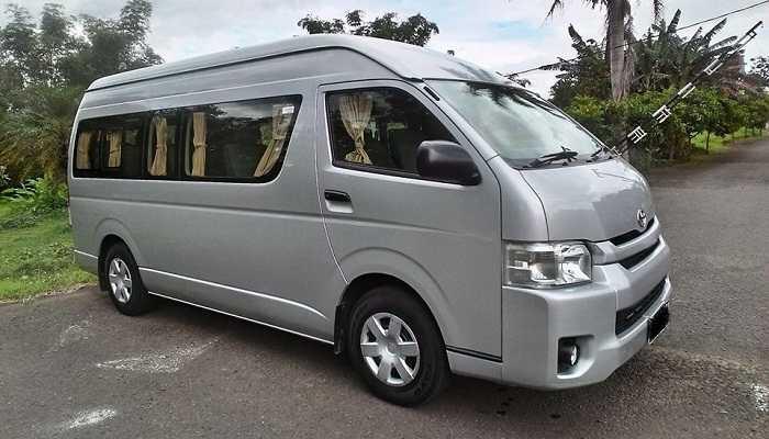 Mengenal Toyota Hiace Commuter, Microbus Diesel Andalan Pengusaha Travel!