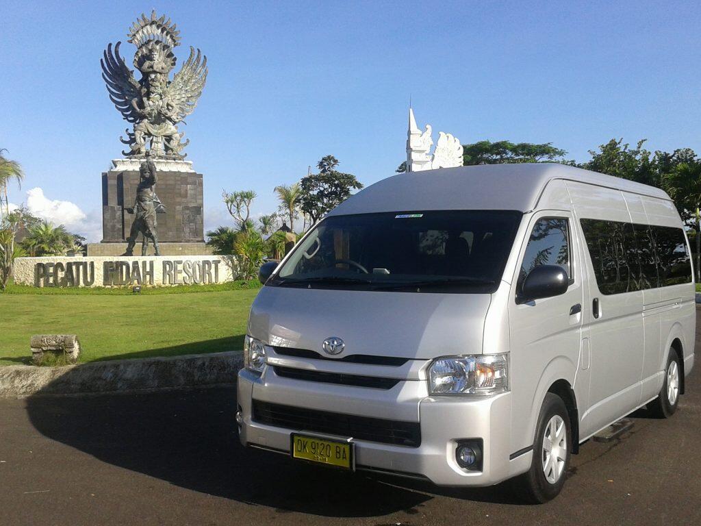 Mengenal Toyota Hiace Commuter, Microbus Diesel Andalan Pengusaha Travel!