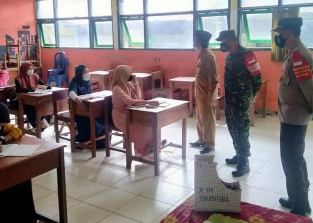 Sekolah di Bawean Mulai Simulasi Pembelajaran Tatap Muka