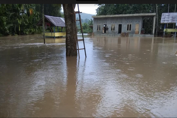 Satu Balai Pengajian Nyaris Terseret Arus Deras di Pidie Jaya