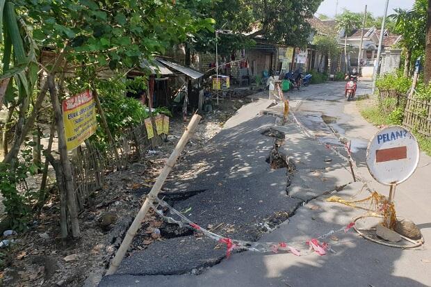 Sungai Marmoyo Erosi, Jalan Antarkecamatan di Mojokerto Amblas