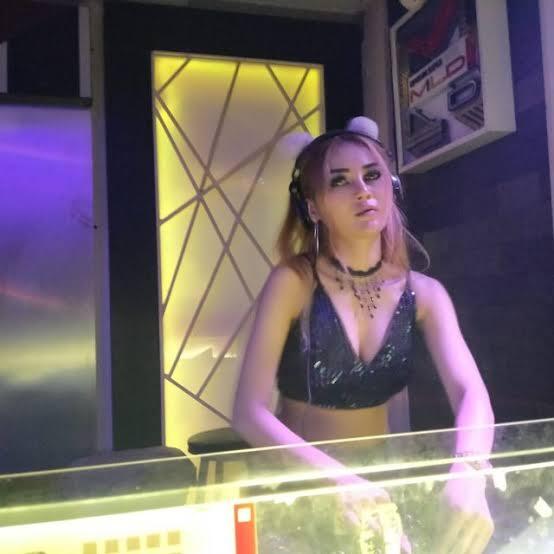 DJ Rara De Soyrez, Sosok Cantik Yang Awalnya Seorang Model