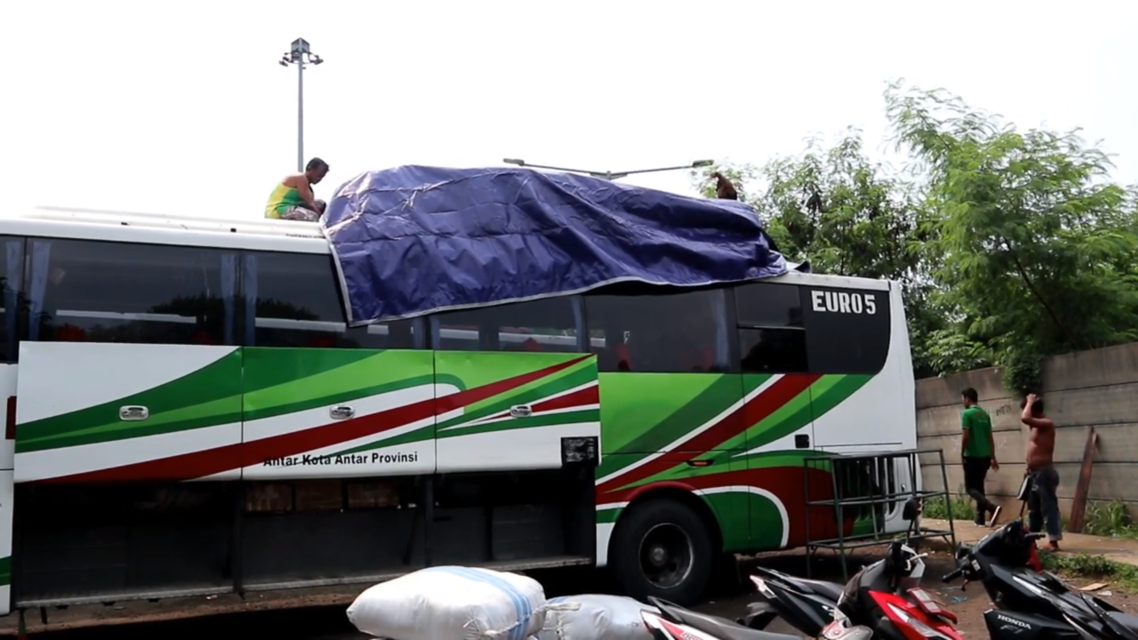 Melihat Kisah Perjalanan Bus Rasa Sayang, Pelari Lintas Empat Pulau Jawa Sumbawa!