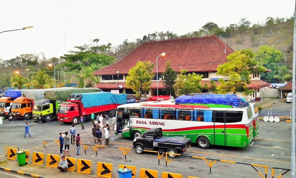 Melihat Kisah Perjalanan Bus Rasa Sayang, Pelari Lintas Empat Pulau Jawa Sumbawa!