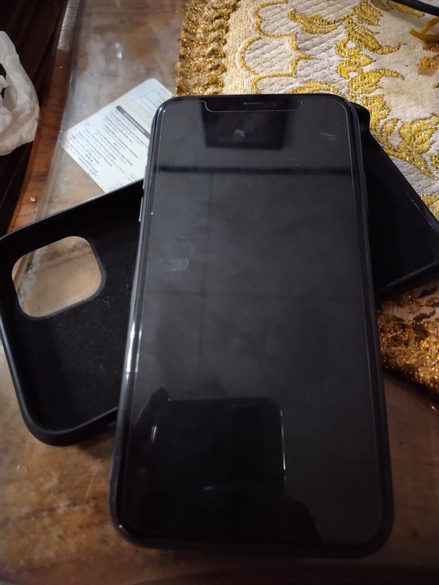 Terjual iPhone 11 Pro Max 256GB Midnight Green Super Mulus BH 100 ex