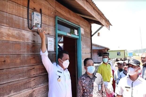 10 Desa Terpencil di Kepulauan Riau Kini Bisa Menikmati Listrik