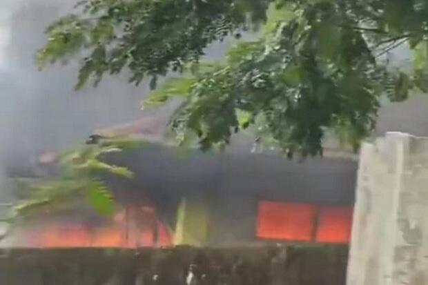 Cianjur Gempar, Masjid di Cibeber Tiba-tiba Terbakar Hebat