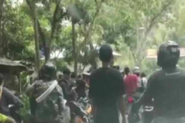 Debt Collector Diamuk Massa, 3 Motor Dilempar ke Sungai