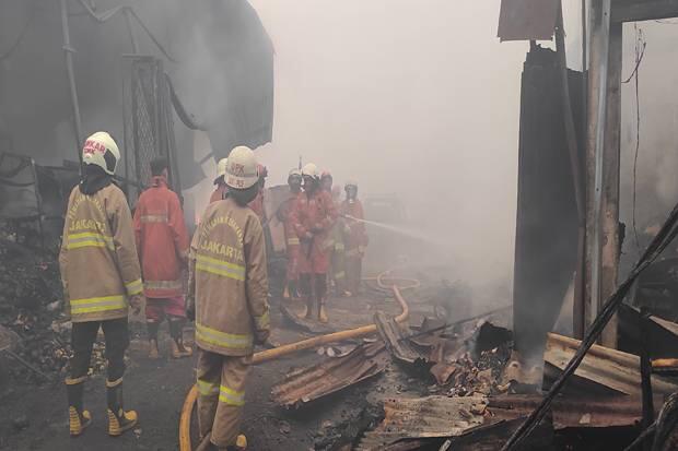 Kebakaran Pasar Kambing di Tanah Abang, Dua Mobil Hangus