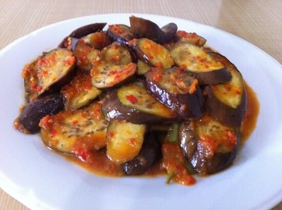 Benarkah Makan Terong Bisa Membuat Mr.P Lemas? Yuk Cek Faktanya Disini.