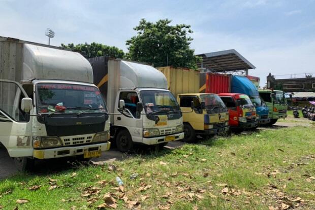 Polda Bali Distribusikan Bantuan 4 Polda ke Korban Banjir Bandang NTT