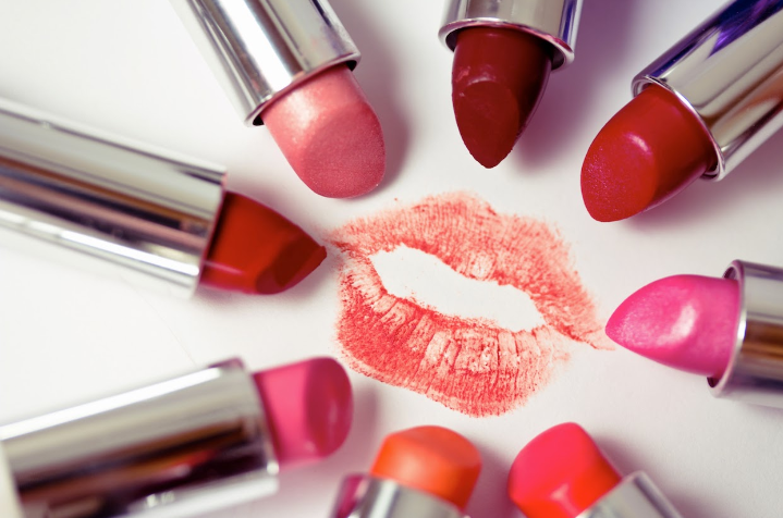 Lipstik Yang Mengandung Timbel Bisa Mengakibatkan Kanker, Benarkah!