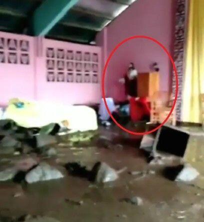 Patung Yesus dan Bunda Maria Masih Utuh Setelah Diterjang Banjir NTT