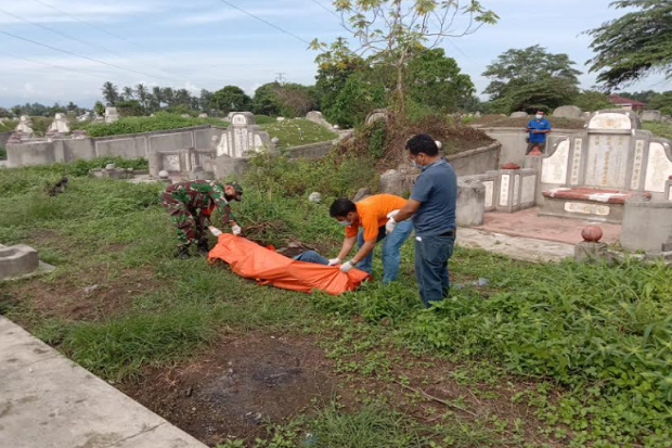 Gempar, Jasad Seorang Pemuda Ditemukan Membusuk di Kuburan China
