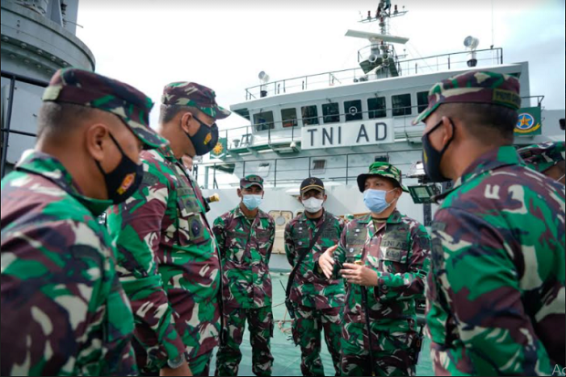 Satgas Gulbencal Danrem 162/WB Sambut Tim Satgas Zeni TNI AD Bangun Tiga Jembatan