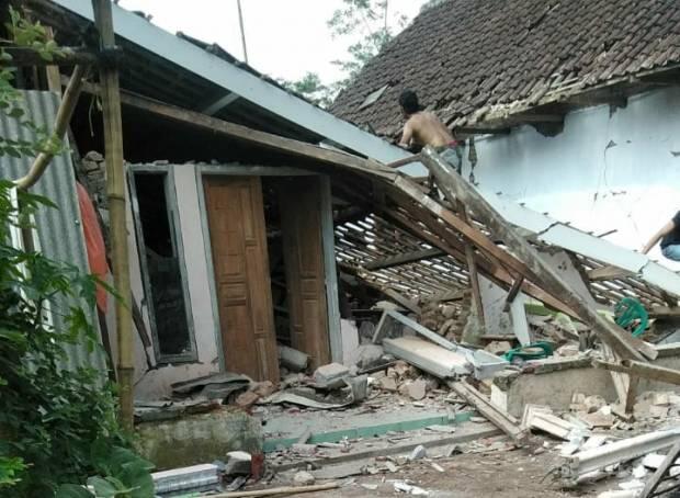Gempa Malang Akibatkkan Sembilan Warga Blitar Luka luka