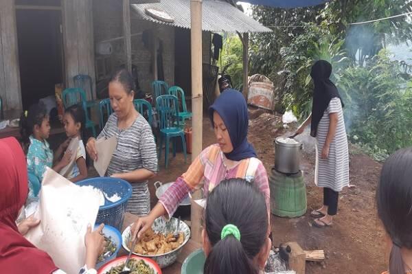Semangat Itu Masih Menyala di Antara Puing Berserakan Sisa Guncangan Gempa Malang