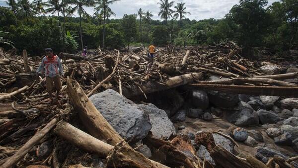 Ditengah Duka Banjir NTT, Masih Saja Ada Berita Hoax Yang Beredar! Meresahkan!