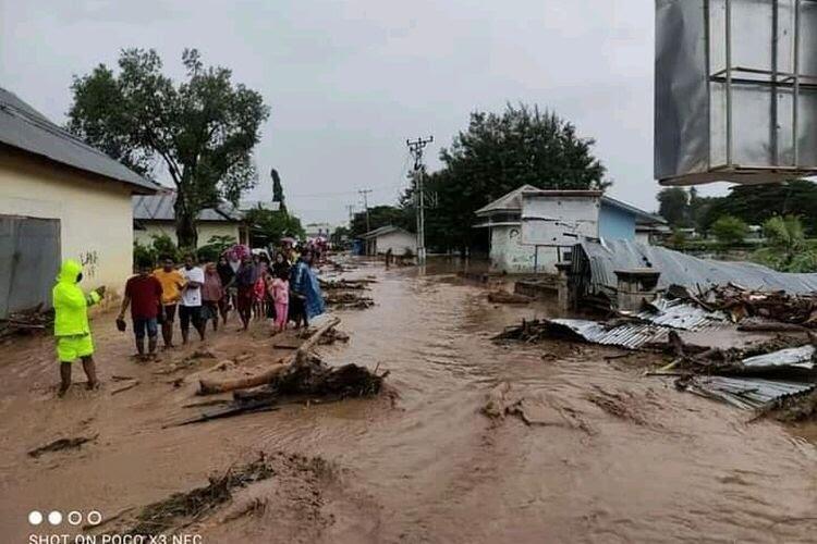 Ditengah Duka Banjir NTT, Masih Saja Ada Berita Hoax Yang Beredar! Meresahkan!