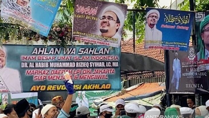 Tak Terima Dijerat Kasus Kerumunan, Rizieq Cecar Kapospol Soal Diskresi Mahfud MD