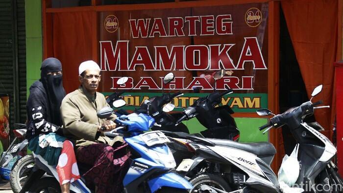 Hormati Bulan Ramadhan, Warteg di Jakarta Ditutup Tirai