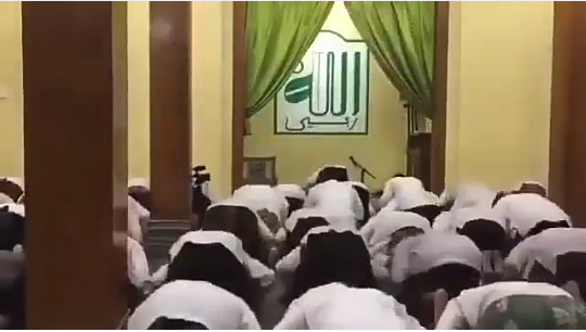 Viral! Shalat Tarawih Super Cepat, Sah Atau Tidak Ya? Ini Jawabannya!