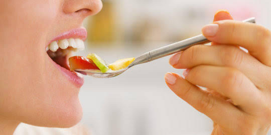 Makan Malam Bisa Bikin Gemuk. Mitos atau Fakta?