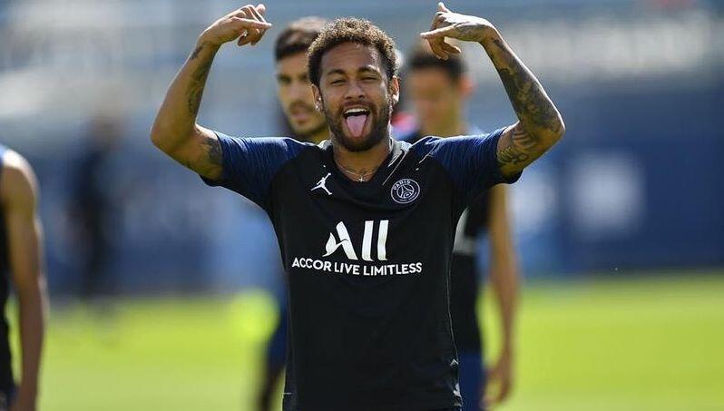 Terungkap Rayuan PSG untuk Neymar: Pesawat Pribadi hingga Saham Hotel