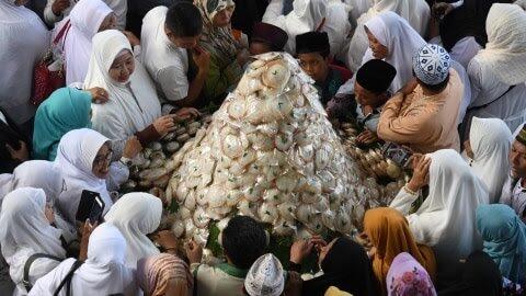 Megengan Menjelang Ramadan Di Jatim, Apem sebagai Simbol Makanannya