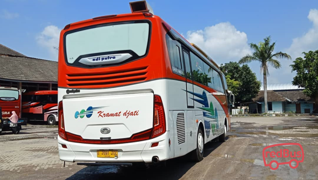 Kramat Djati, Bus Putih Nan Legendaris Pelari Lintas Sumatera Jawa Bali 