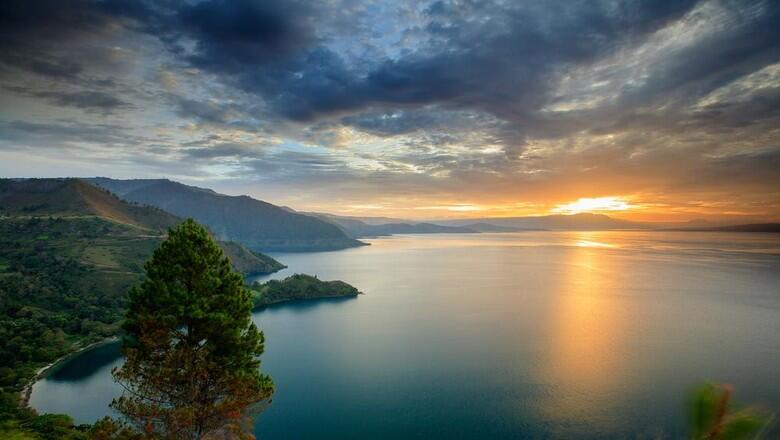 Pilih Trip untuk Traveling Kamu di Danau Terbesar di Indonesia, Tertarik ke Mana?