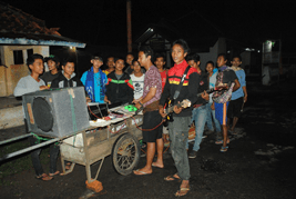 'Dodobreng' Tradisi Membangunkan Sahur di Kampung Ane, Ditempatmu Namanya Apa?