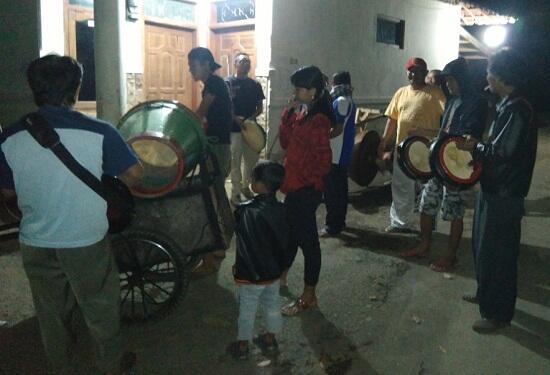 'Dodobreng' Tradisi Membangunkan Sahur di Kampung Ane, Ditempatmu Namanya Apa?