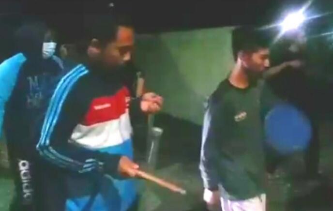 Dramblek, Tradisi Unik Bangunkan Sahur dari Dusun Destan, Ini Keseruannya!