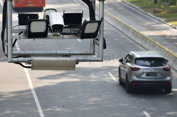 Asyik Main HP, 30 Mobil Dinas di Serang Kena Tilang Elektronik