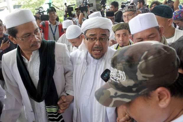 Habib Rizieq Raih Gelar Doktor, Hidayat Nur Wahid Ucapkan Selamat