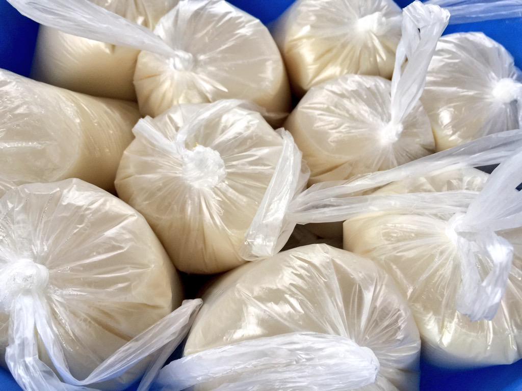 Tradisi Masak Bubur Rempah Di Kuali Besar Ini Membuat Ramadan Terasa Spesial Gan