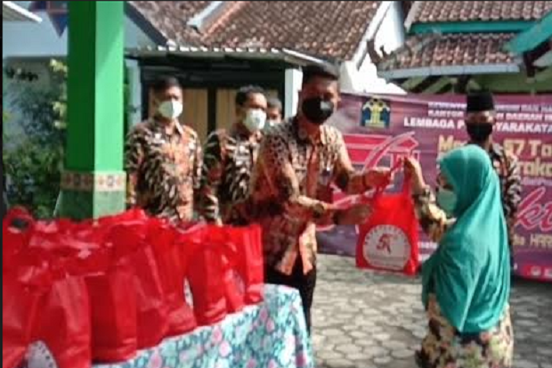 Lapas Cebongan Sleman Gelar Baksos Bagikan Sembako untuk Warga Sekitar