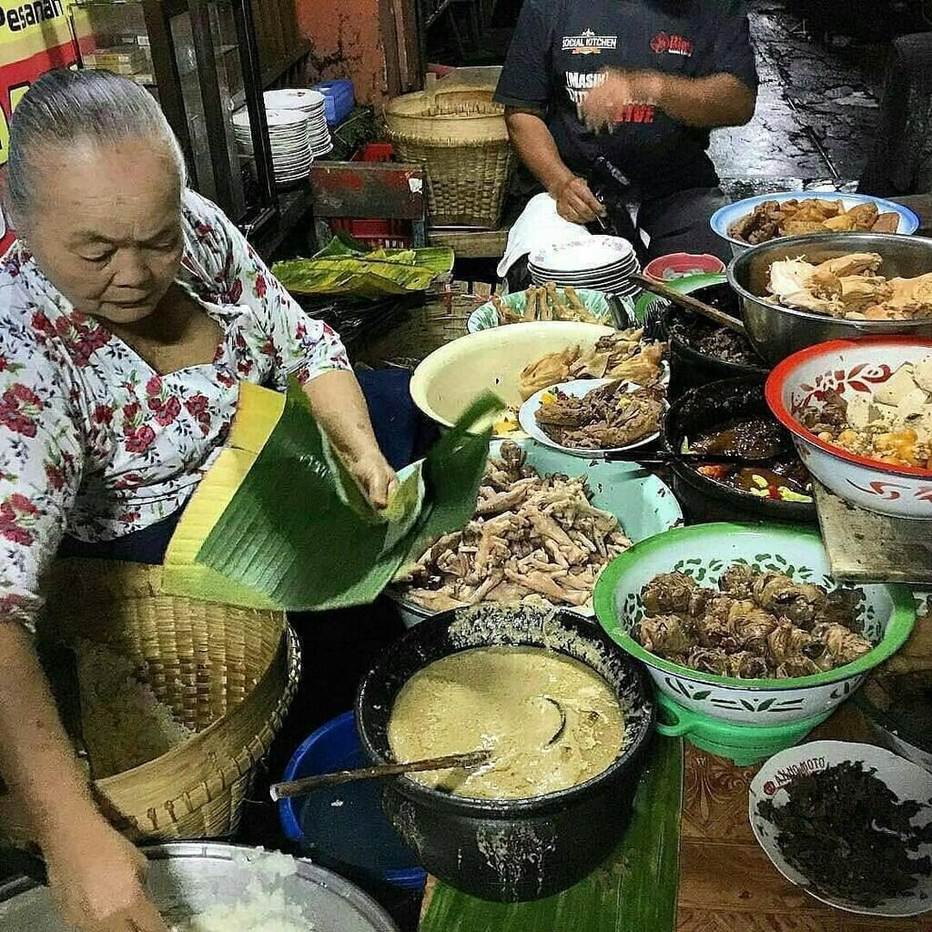 Gudeg Enak Dan Terkenal Di Joglosemar, Cocok Untuk Obat Kangen Saat Pulang Kampung