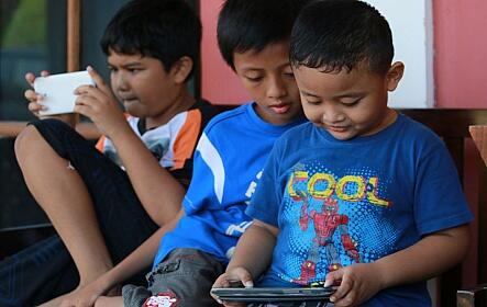 Gawat! 87% Anak Indonesia Kenal Medsos Sebelum Waktunya