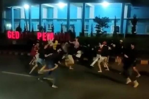 Ini Kasus-Kasus Perang Sarung yang Berujung Tawuran