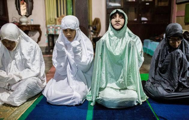 Kisah Shinta Sosok Pemimpin Pesantren Waria

